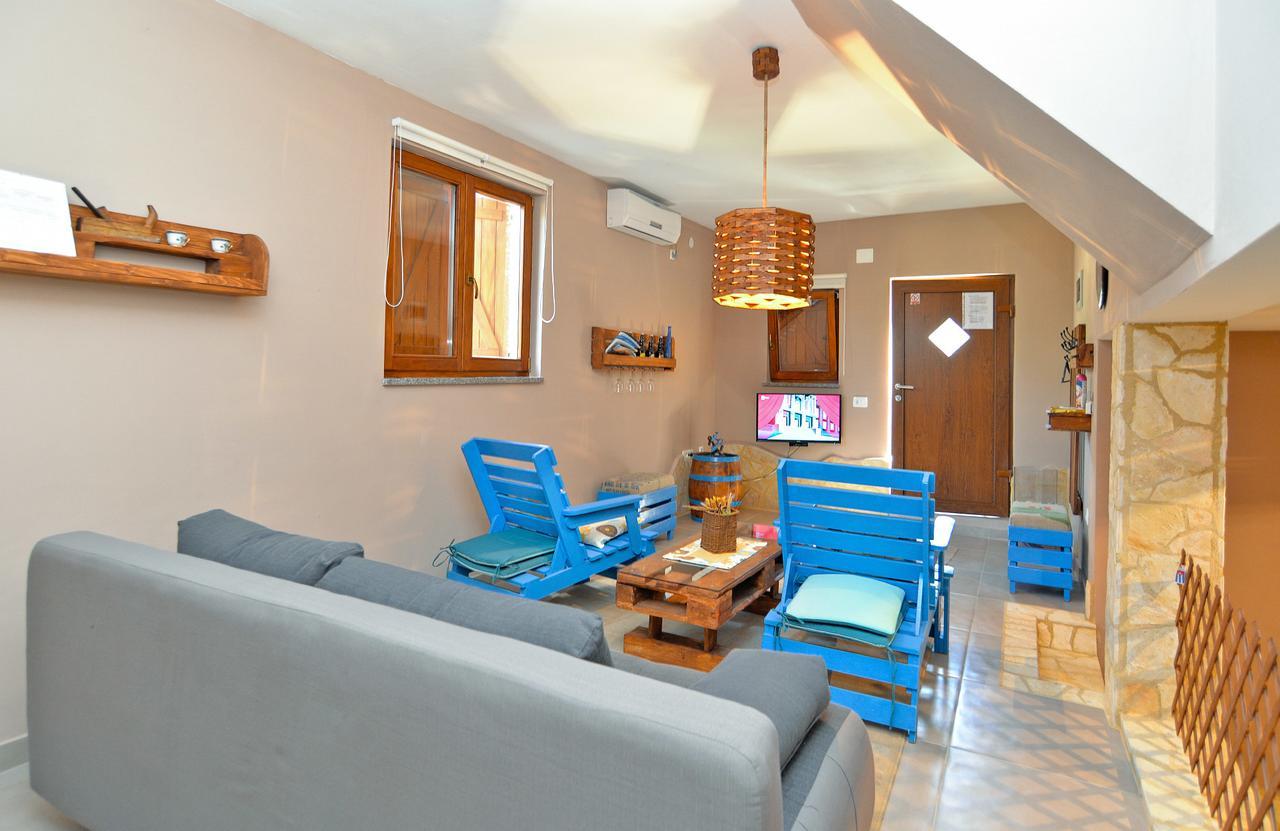Apartments Chiara 877 พูลา ภายนอก รูปภาพ