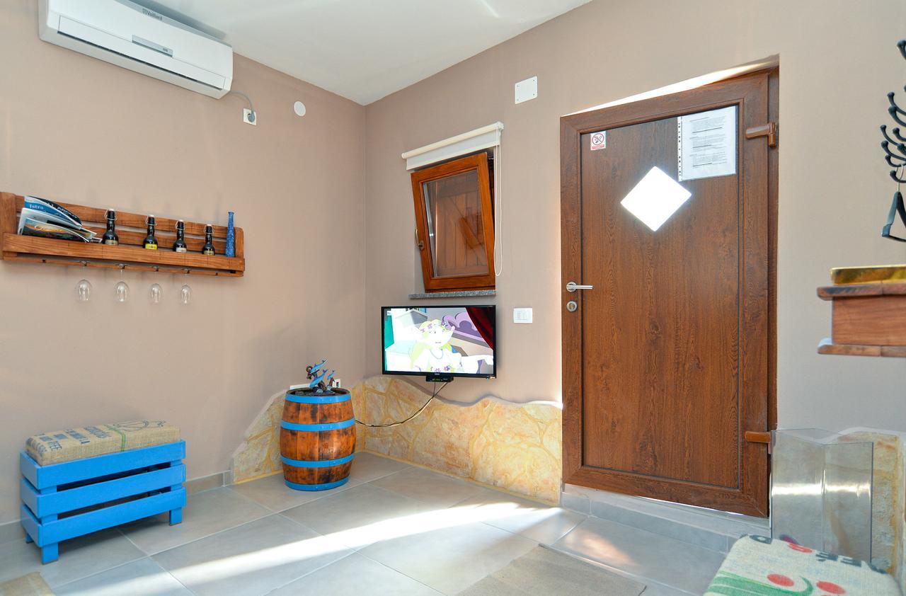 Apartments Chiara 877 พูลา ภายนอก รูปภาพ