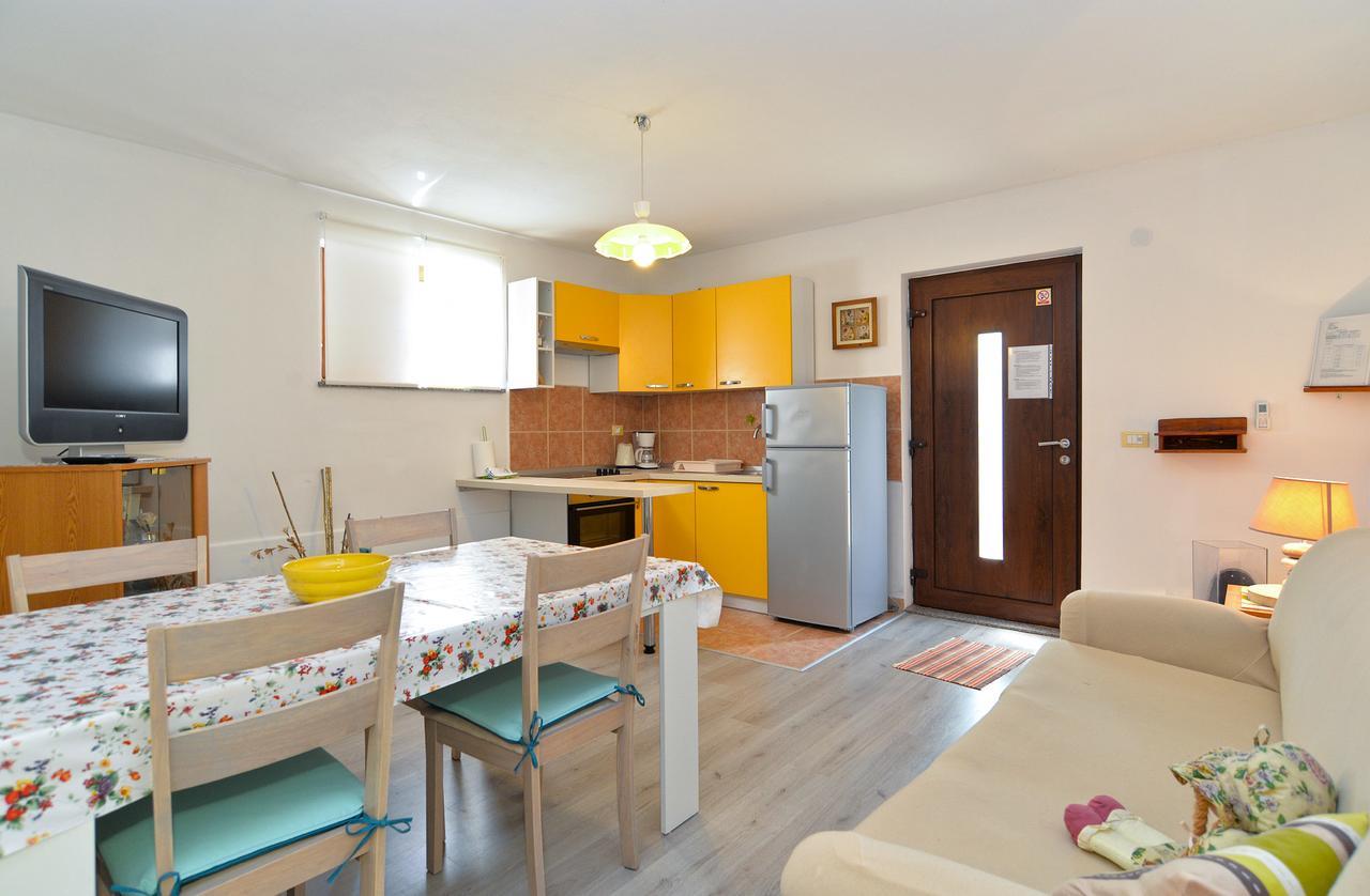 Apartments Chiara 877 พูลา ภายนอก รูปภาพ